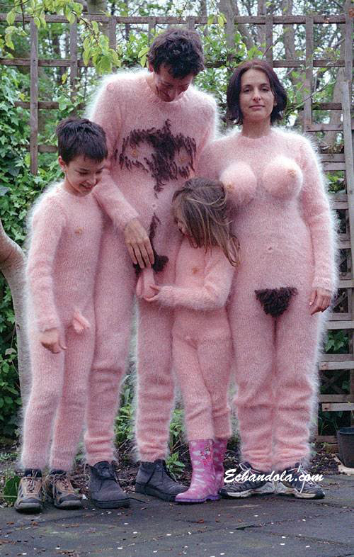 Familia Peluche Nudista