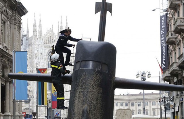 Submarine-in-Milan-640x415